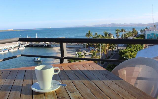 Seven Crown La Paz Malecon