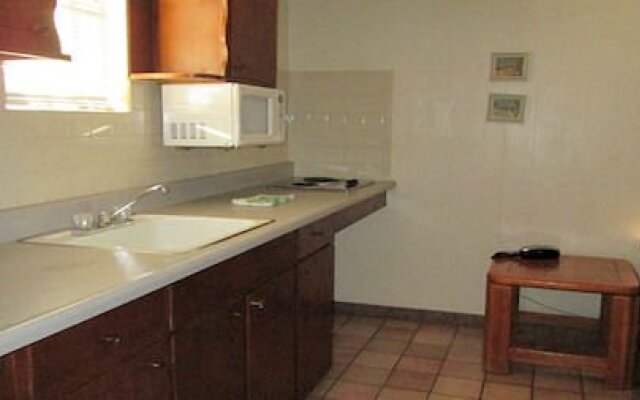 Topaz Inn & Suites