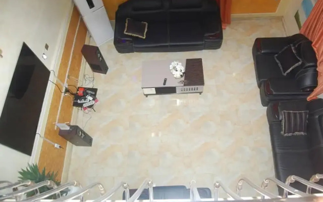 6 Bedroom Serviced Apartments In House in Benin