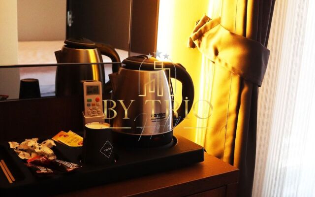 By Trio Hotel