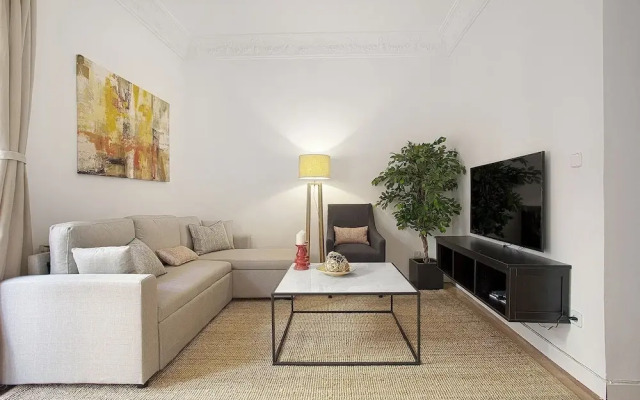 Big Apartment 2 Bedrooms & 2 Bathrooms. Chamberí