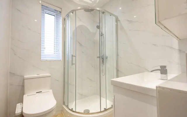 Bath Bliss Retreat - 7 Bedroom House