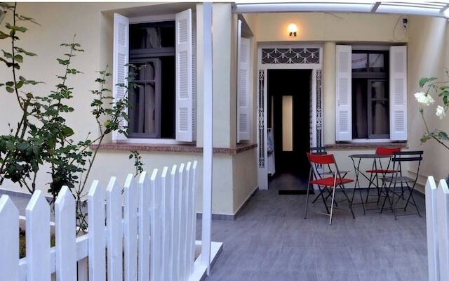 Renovated Home Next To Old Town