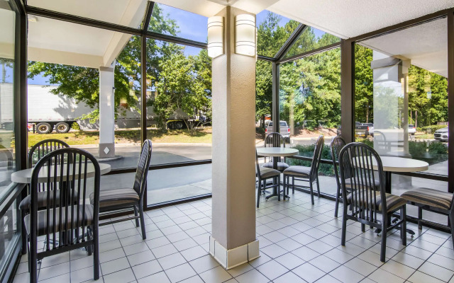 Econo Lodge Garner - Raleigh