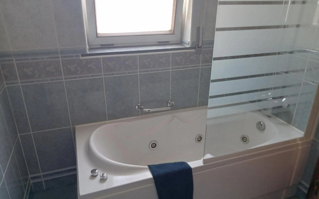 Porta Nova Guesthouse by R-Tex