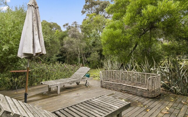 Hidden Escape Free Wifi & Foxtel Surfside PET Friendly