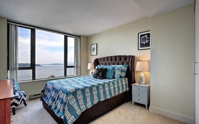 Harbor Steps Sound View Suite - Two Bedroom Apartment with Balcony