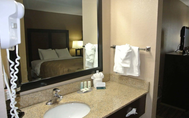Quality Inn and Suites Arnold - St Louis