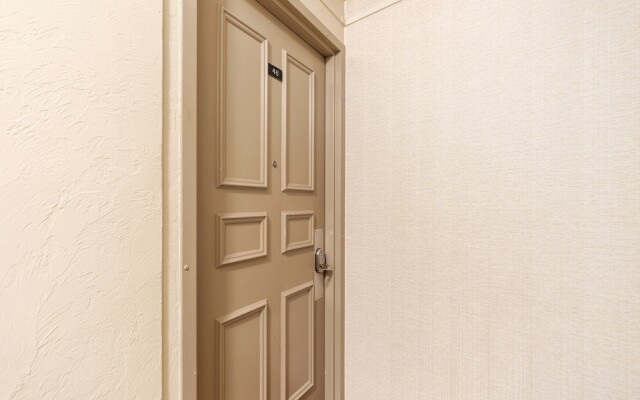 Palm Bay Club by Vtrips