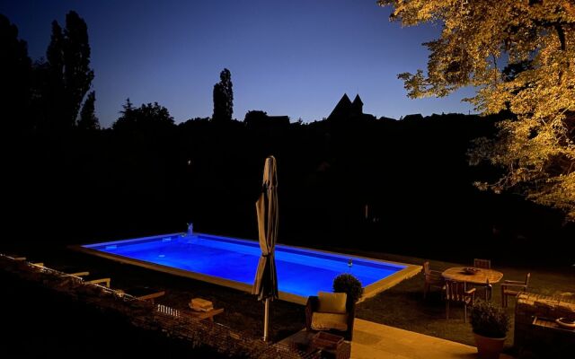 Manoir De La Croix Saint Louis