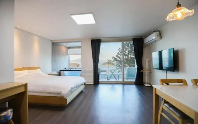 Yeosu Lamer Pension