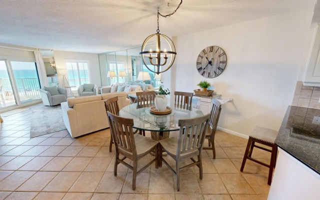 Inlet Reef 205 2 Bedroom Apts by RedAwning