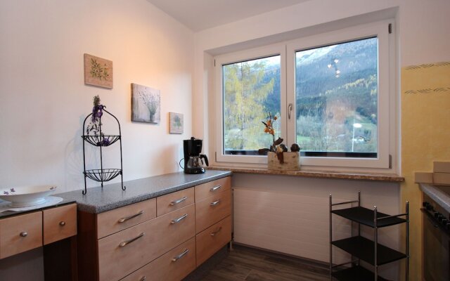 Quaint Apartment near Forest in Neukirchen am Großvenediger