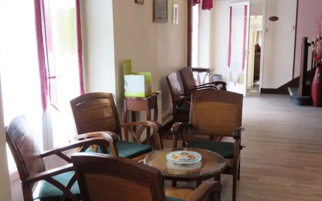 Le Relais Du Pont De Rhodes