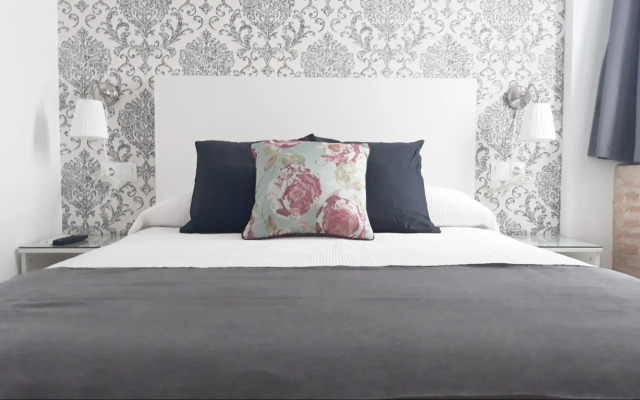 Puerta Alameda Suites