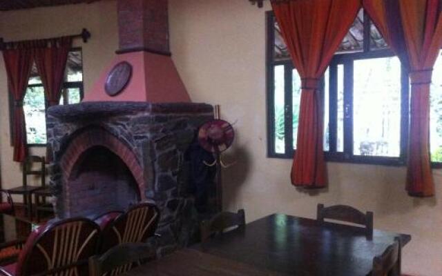 Villa Los Loros Choquequirao Lodge & Tours