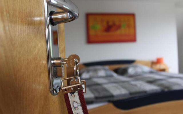 Ferienwohnung & Gästezimmer Schrichten