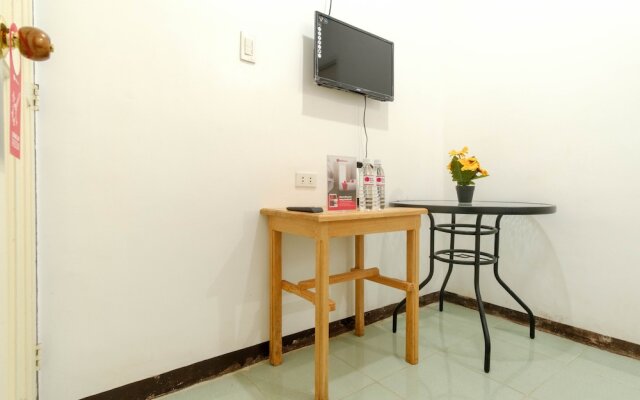 RedDoorz near Coron Coliseum