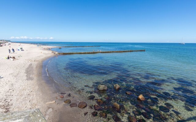 Appealing Apartment in Ostseebad Kühlungsborn near Sea Beach