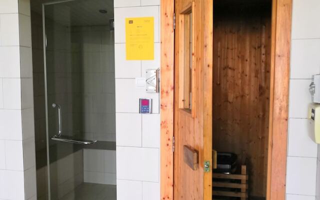 Univ 360 Cozy Apartment with Pool View