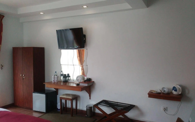 Midky Hotel