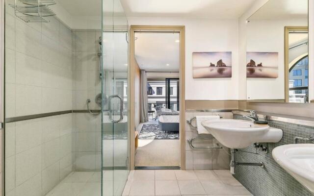 Enormous One Bedroom Beauty In Cbd! Free Parking