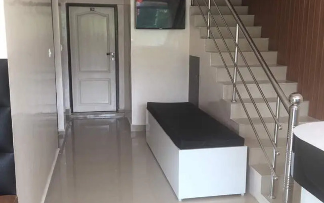 FabHotel Blue Orchid Railway Station