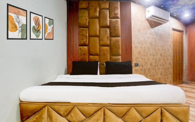 OYO Flagship 80461 R K Residency