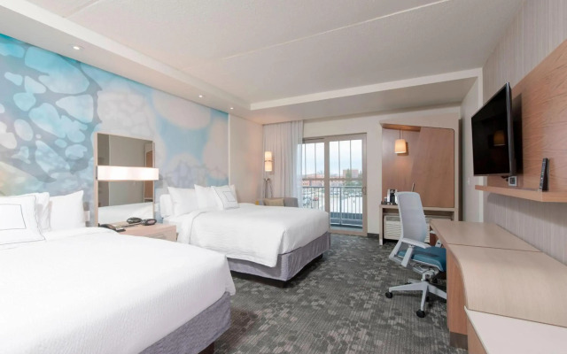 Courtyard by Marriott Holland Downtown