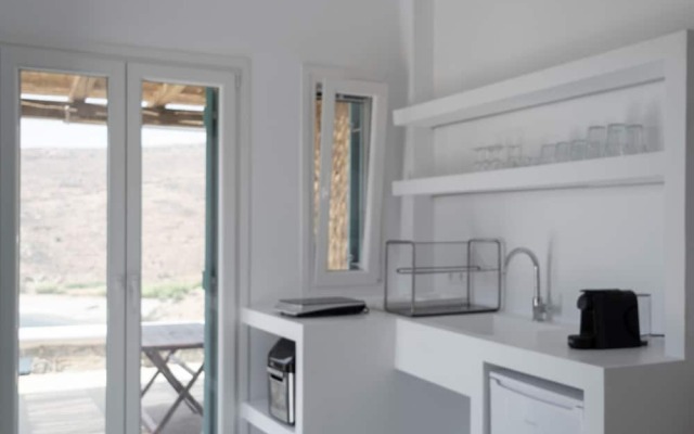 Kyon Beach Suites Kythnos