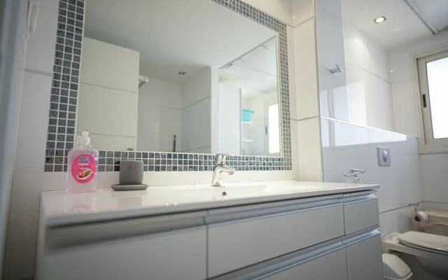 Red Sea View Apartment by Sea N' Rent