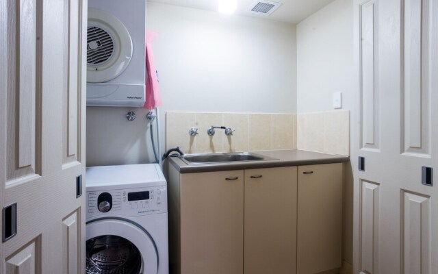 Roomy & Light-filled Apartment, Central Location