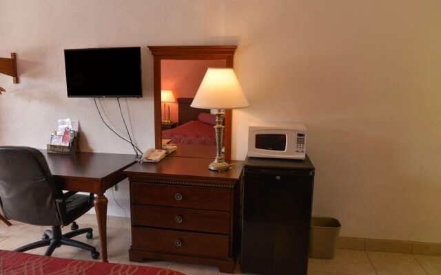 Econo Lodge North