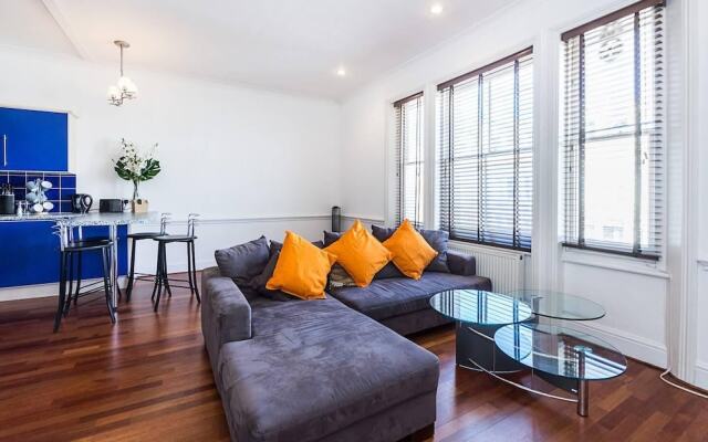 Bright stylish Nott Hill apart sleeps 6