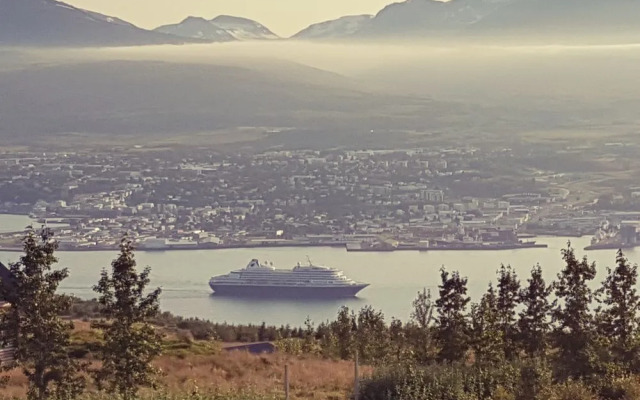 Akureyri Log Cottage