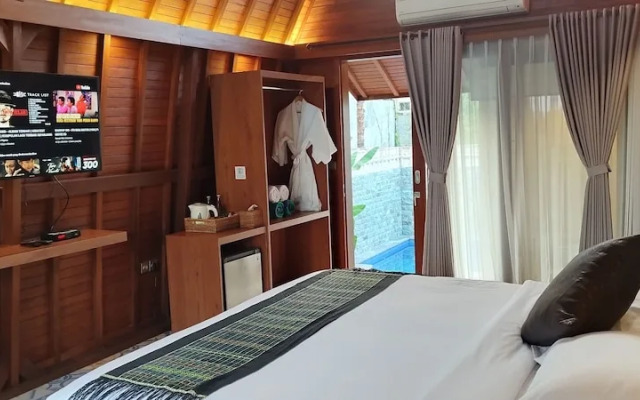 Room-love Without Boundaries Num9759
