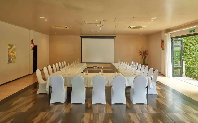 DoubleTree by Hilton Seychelles - Allamanda Resort & Spa
