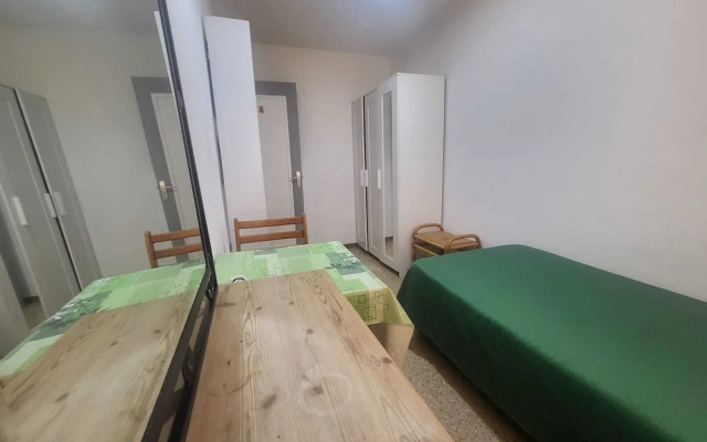 Low Cost Room Las Llaves 3