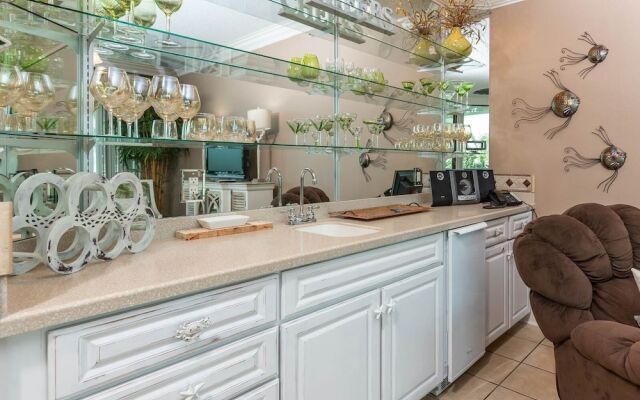 Phoenix on the Bay 2 by Brett Robinson Vacations