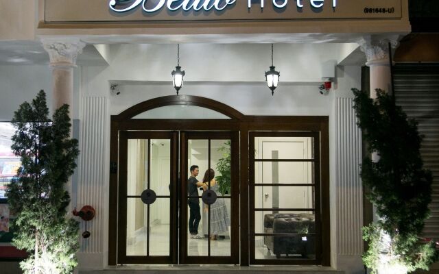 Belllo Hotel JB Central