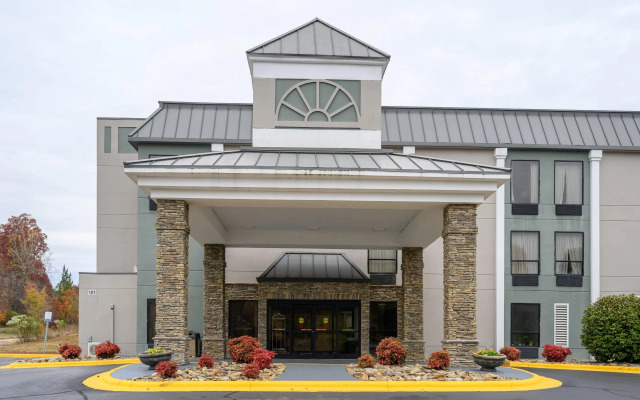 Quality Inn & Suites Lexington South