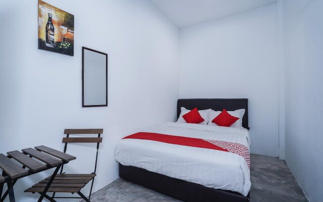 Comma Hotel