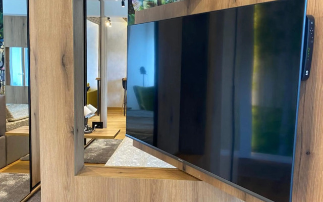 Tesla 8 Apartment