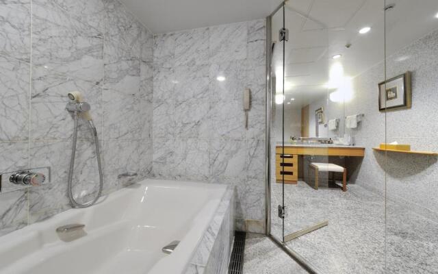 JR Kyushu Station Hotel Kokura