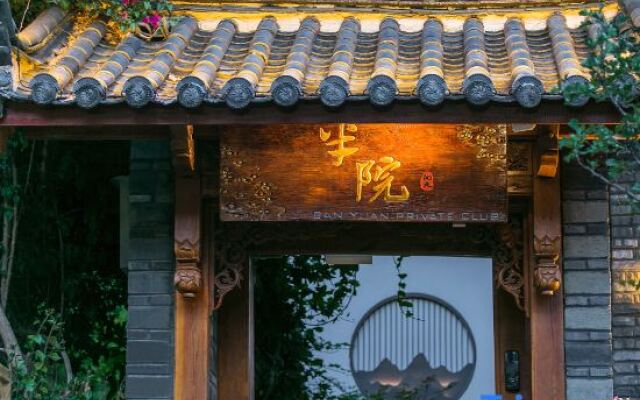 Lijiang Sunshine Garden Villa