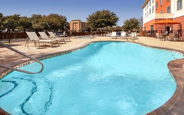 Holiday Inn Express Uvalde
