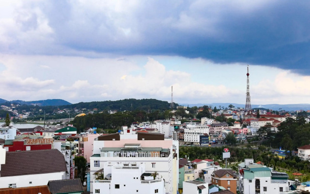 Iris Dalat Hotel