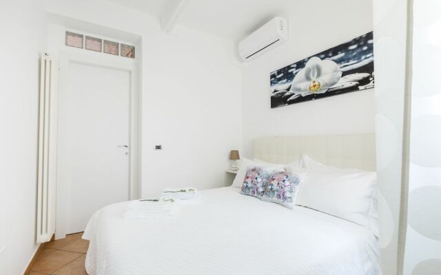 Florence Liona Apartments