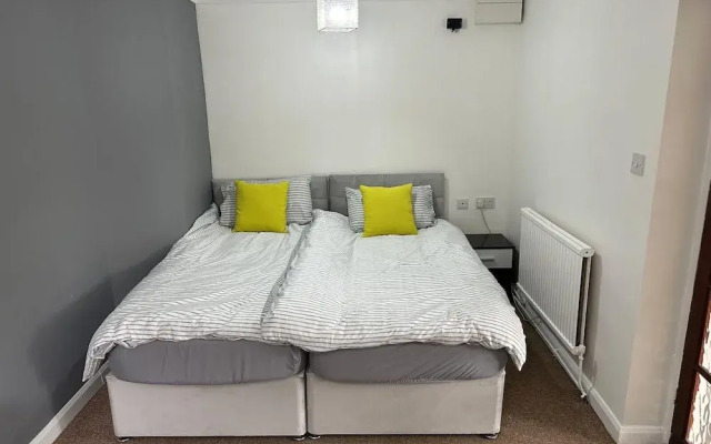 Luton City Escape - Modern 1BR Apartment