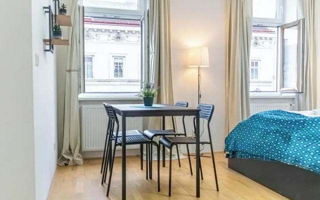 Budget 2BR Apt Near Wiener Stadthalle